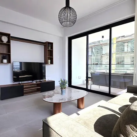 Spacious & Modern - Location Larnaca