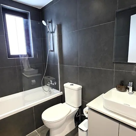 Spacious & Modern - Location Apartamento
